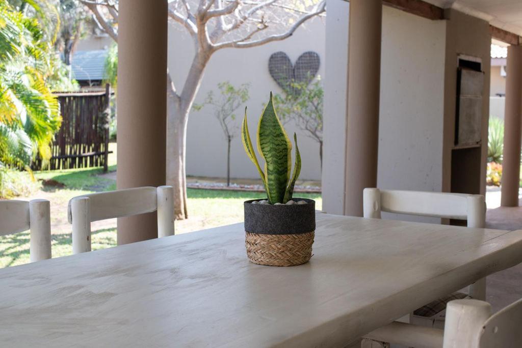 Micasa Sucasa Guesthouse Lephalale Dış mekan fotoğraf