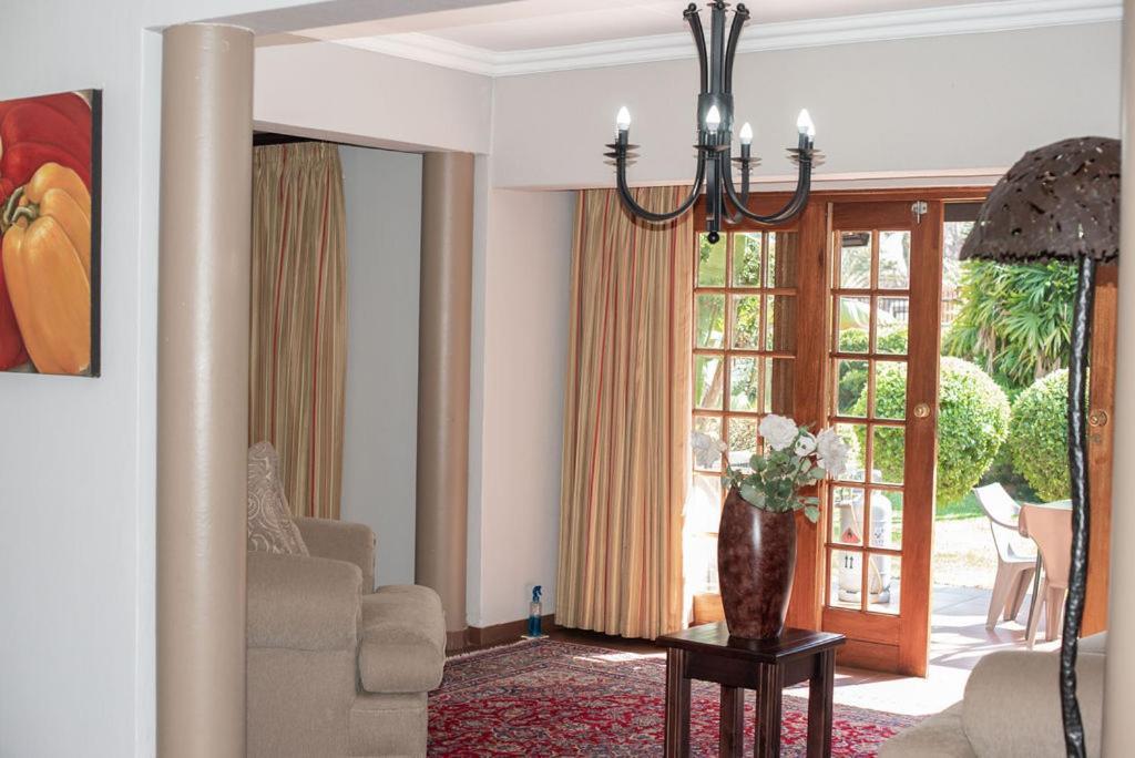 Micasa Sucasa Guesthouse Lephalale Dış mekan fotoğraf