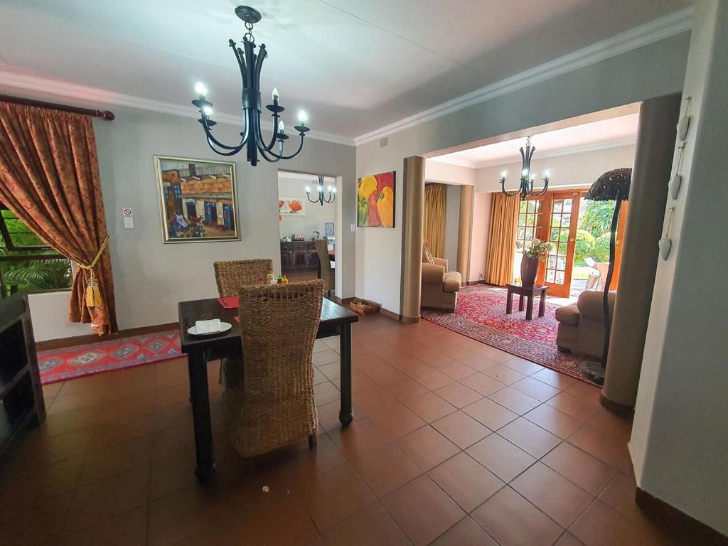 Micasa Sucasa Guesthouse Lephalale Dış mekan fotoğraf