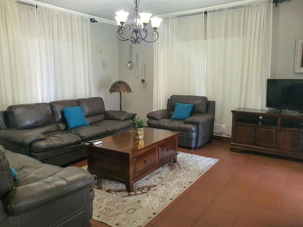 Micasa Sucasa Guesthouse Lephalale Dış mekan fotoğraf