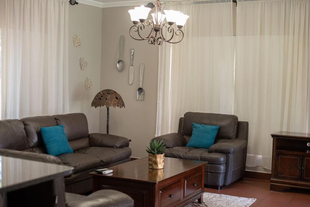 Micasa Sucasa Guesthouse Lephalale Dış mekan fotoğraf